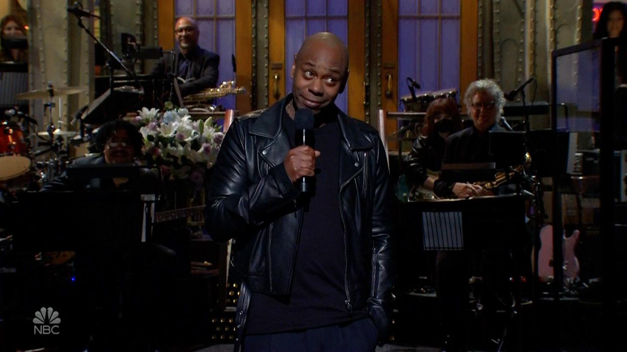 Dave Chappelle opens up about Kanye's anti-Semitic comments.