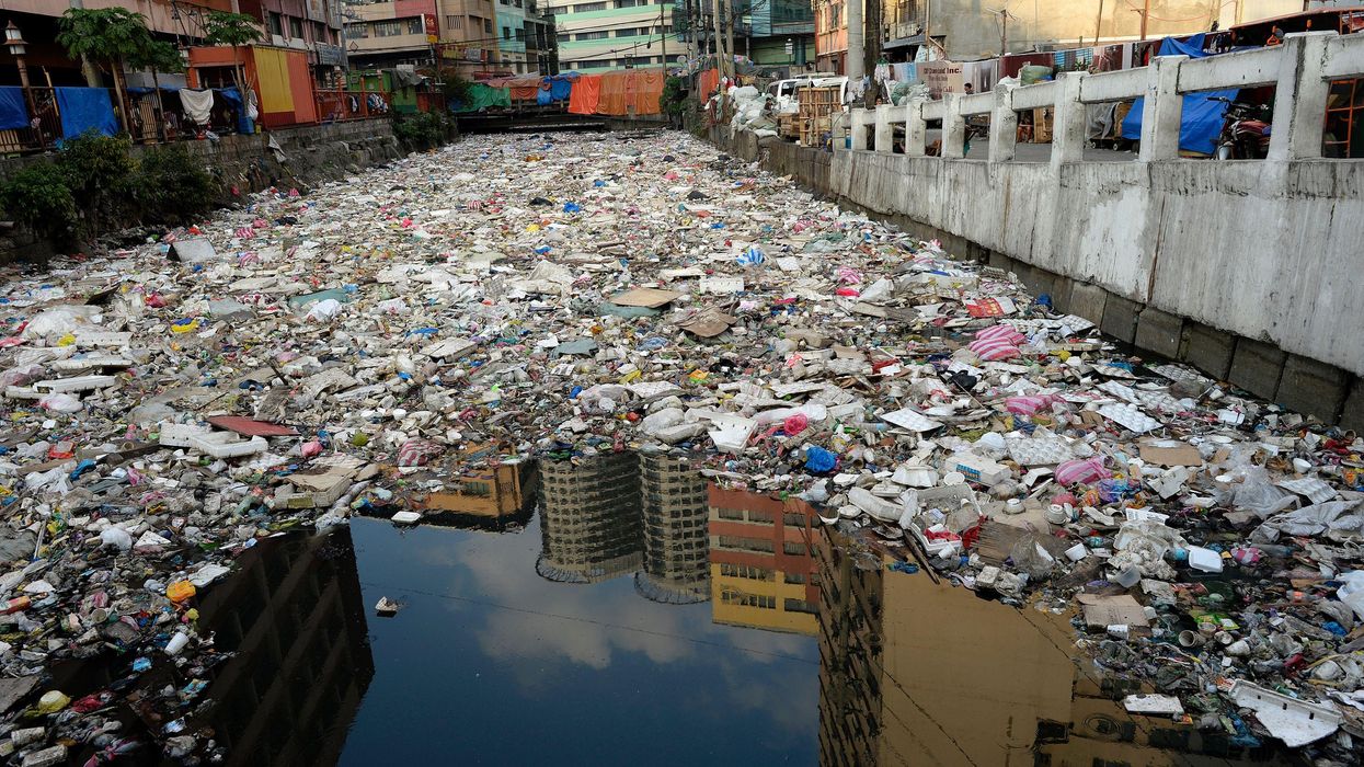 Garbage filled river in Manila