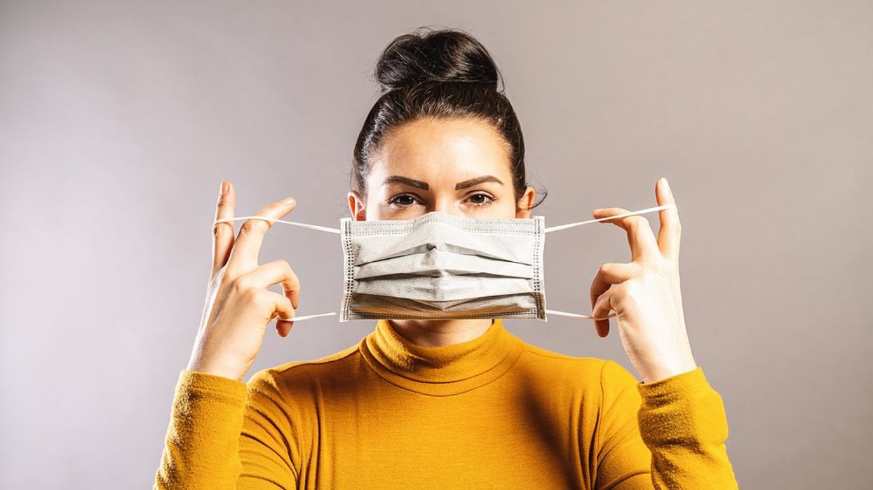 Is It Time to Start Wearing Masks Again? Experts Say Yes