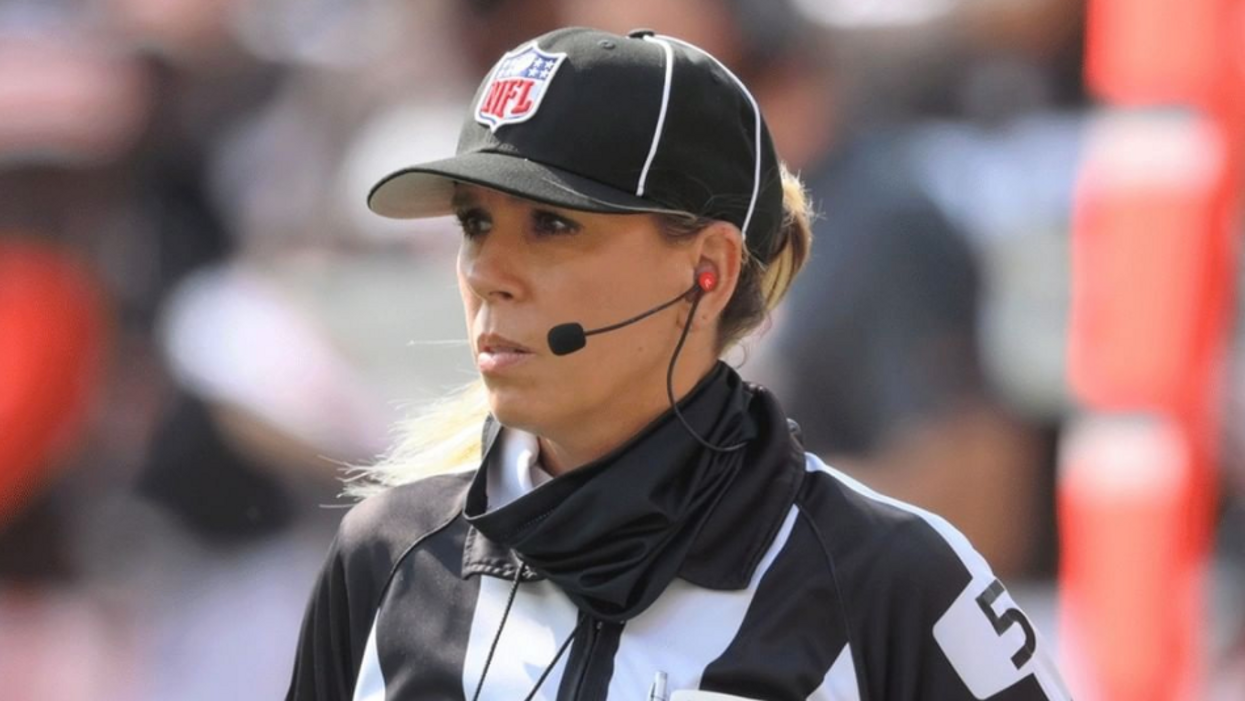 Sarah Thomas Will Be The First Woman To Officiate At The Super Bowl