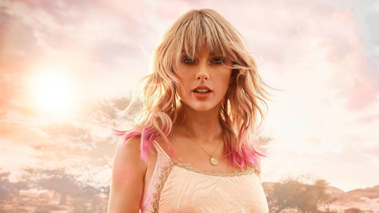 Taylor Swift Becomes First Artist To Debut at No. 1 On The Hot 100 & The Billboard 200