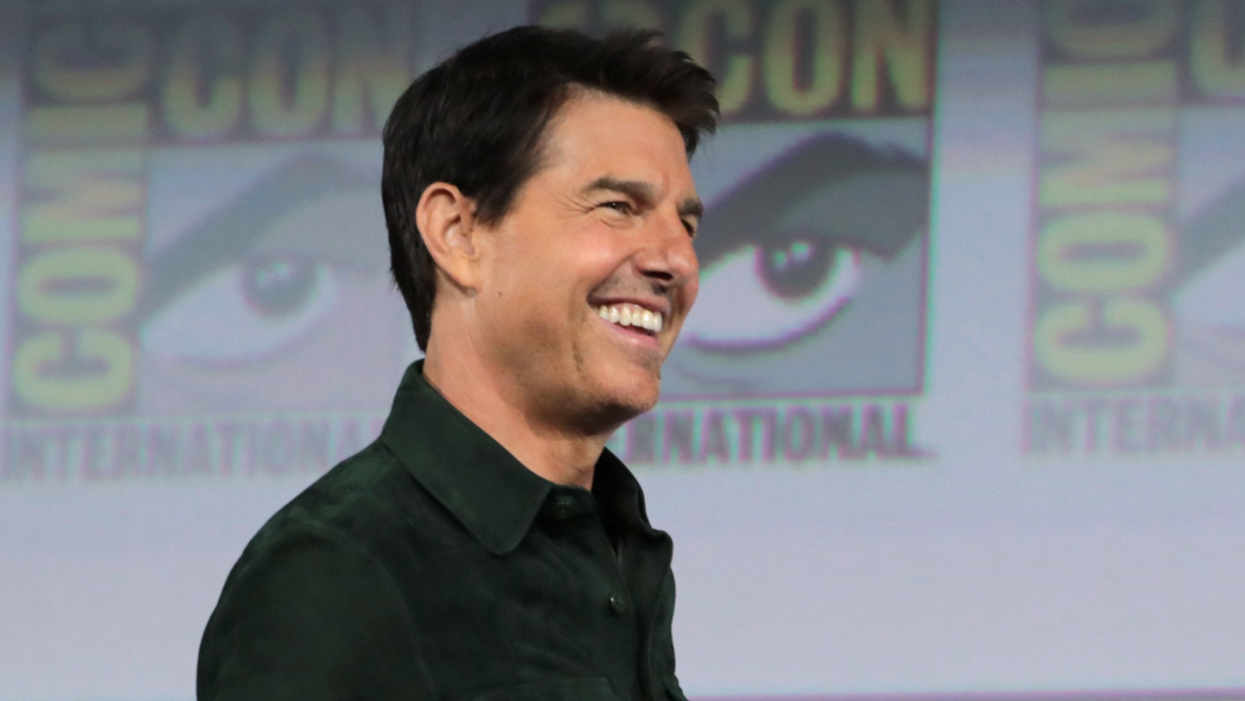 Tom Cruise Returns Golden Globe Awards